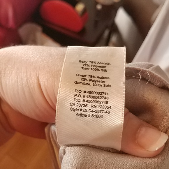 10/$10 Wilfred Grey Cold Shoulder Top 1X - Picture 3 of 5